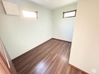 フローリングの部屋は清潔感があり、日々のお掃除も楽で助かります。