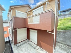 周辺は閑静な住宅街につき落ち着いた環境です。