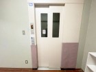 エレベーター付きのマンションです。