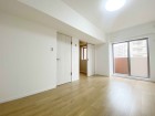 明るくあたたかな居室では、朝の目覚めも気持ちよく起きられます。