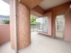 日差しの差し込むバルコニー