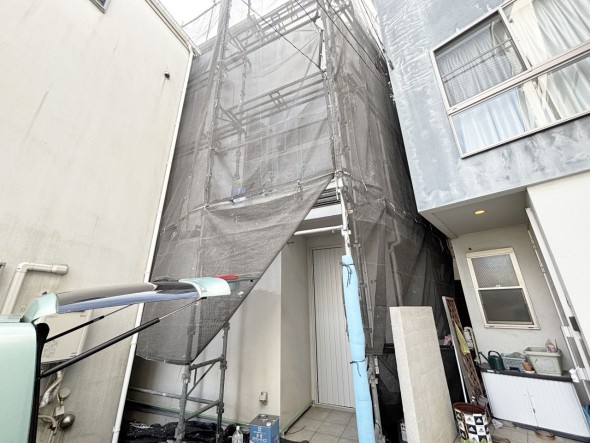 爽やかな青空の下に贅沢なほどに降り注ぐ陽光、豊かな居住性と、クオリティが見事に調和した住空間は、住まうことの喜びを感じさせてくれ