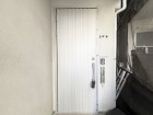 お客様をお迎えする玄関は落ち着いた雰囲気。