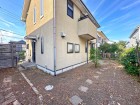 広々とした庭。ガーデニング等様々な用途でお使い頂けます。