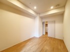 フローリングの部屋は清潔感があり、日々のお掃除も楽で助かりますね！
