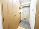 玄関横にはシューズボックスもございます。