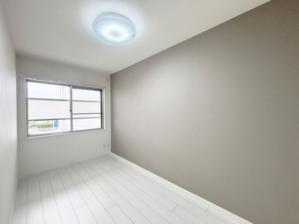 一日の疲れをいやしてくれる主寝室。時を忘れて過ごす場所として過ごせるお部屋です。