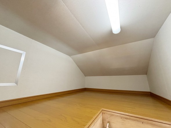 小屋裏収納