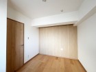 フローリングの部屋は清潔感があり、日々のお掃除も楽で助かりますね！