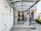 お客様をお迎えする玄関は落ち着いた雰囲気。帰り着くたびに洗練されたテイストの空間に迎えられ誇りと喜びを感じる玄関まわりです。