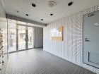 お客様をお迎えするロビーは落ち着いた雰囲気。