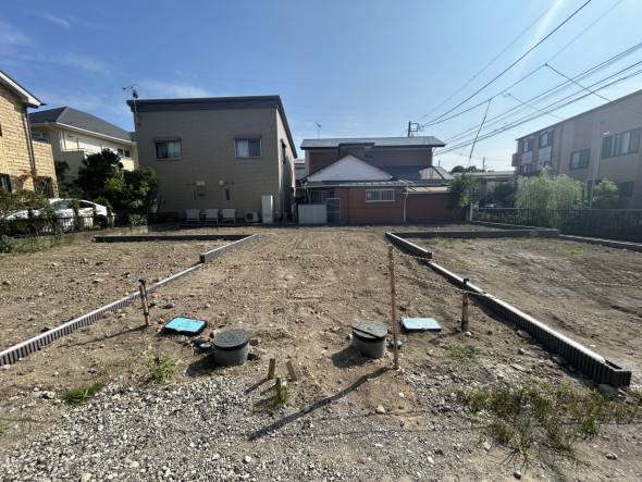 周辺は閑静な住宅街につき落ち着いた環境です。