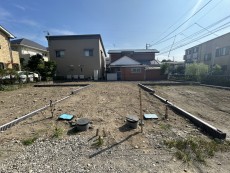 周辺は閑静な住宅街につき落ち着いた環境です。