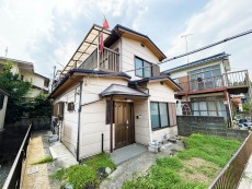 周辺は閑静な住宅街につき落ち着いた環境です。