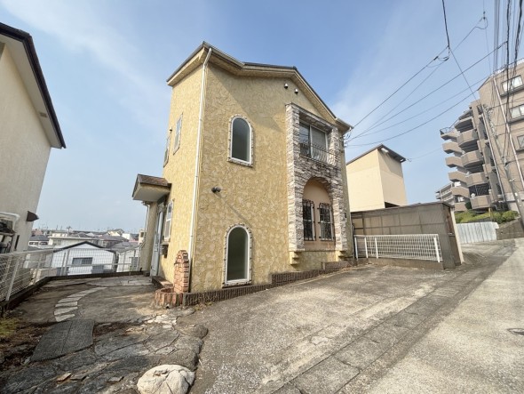 周辺は閑静な住宅街につき落ち着いた環境です。
