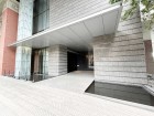 居住者の帰り、訪れる方を優しく迎え、やすらぎに満ちた生活空間を予感させる。健やかな暮らしを楽しめそう。