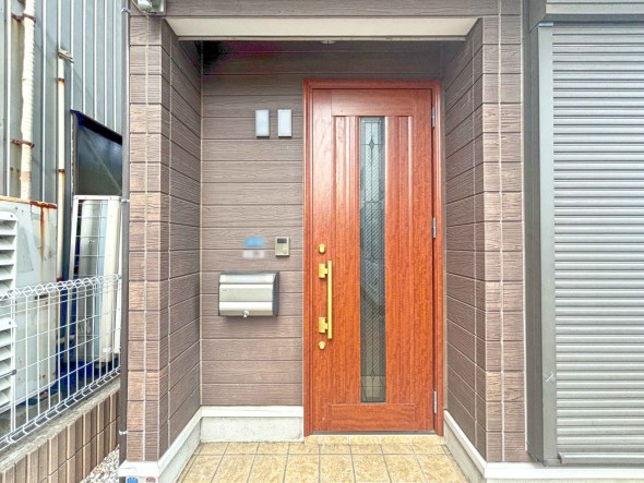 居住者の帰り、訪れる方を優しく迎え、やすらぎに満ちた生活空間を予感させる。健やかな暮らしを楽しめそう。