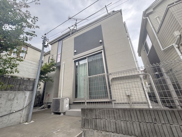 周辺は閑静な住宅街につき落ち着いた環境です。
