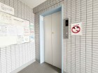 エレベーター付きのマンションです。