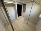 たっぷり入るウォークインクローゼットは奥行きがあるのでたくさん収納できます。