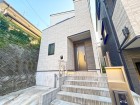 周辺は閑静な住宅街につき落ち着いた環境です。