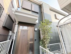 周辺は閑静な住宅街につき落ち着いた環境です。