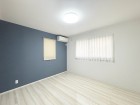 サービスルーム7帖。居室としても十分使用できる広さです。