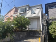 周辺は閑静な住宅街につき落ち着いた環境です。
