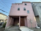 爽やかな青空の下に贅沢なほどに降り注ぐ陽光、豊かな居住性と、クオリティが見事に調和した住空間は、住まうことの喜びを感じさせてくれ