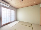 和室6帖。客間やお子様の遊び場として多用途にお使い頂けます。  
