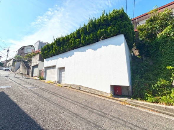周辺は閑静な住宅街につき落ち着いた環境です。