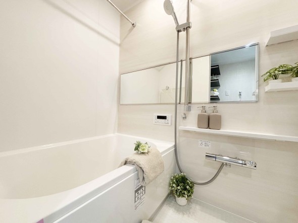 内装 1日の疲れを癒すバスルーム。