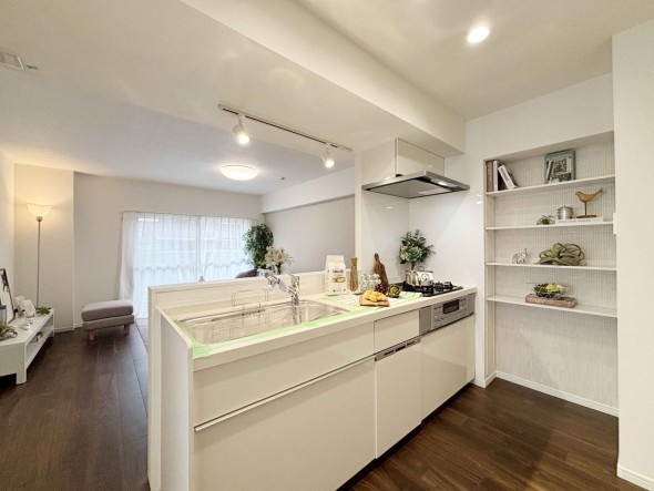 使い勝手の良い設備のキッチンで効率よくお料理もできます。