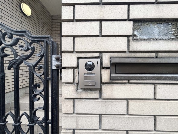 モニター付インターフォンで安心ですね！