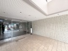 お客様をお迎えする玄関は落ち着いた雰囲気。帰り着くたびに洗練されたテイストの空間に迎えられ誇りと喜びを感じる玄関まわりです。