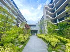 エントランス入口。エントランスにはカラーモニター付オートロックシステムを採用。