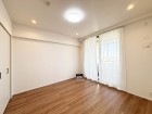 洋室7.2帖。明るくあたたかな居室では、朝の目覚めも気持ちよく起きられます。