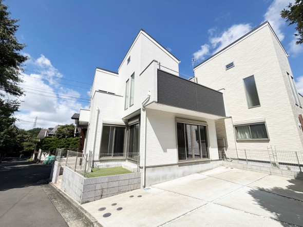 周辺は閑静な住宅街につき落ち着いた環境です。