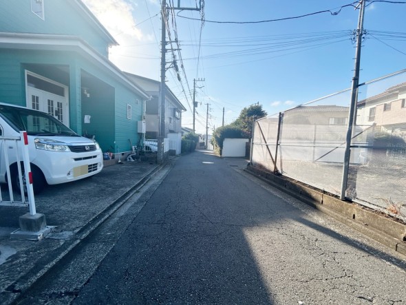 周辺は閑静な住宅街につき落ち着いた環境です。