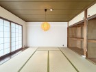 客間やお子様の遊び場として多用途にお使い頂けます。  