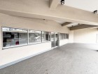 お客様をお迎えする玄関は落ち着いた雰囲気。帰り着くたびに洗練されたテイストの空間に迎えられ誇りと喜びを感じる玄関まわりです。
