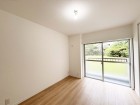 洋室5.6帖。明るくあたたかな居室では、朝の目覚めも気持ちよく起きられます。