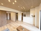 家族と過ごす時間を大切にしたい方にぴったりの明るくゆとりある住空間です。