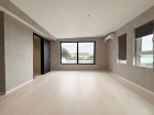 フローリングの部屋は清潔感があり、日々のお掃除も楽で助かりますね！