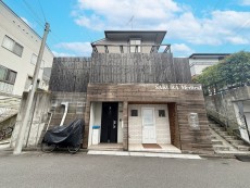 爽やかな青空の下に贅沢なほどに降り注ぐ陽光、豊かな居住性と、クオリティが見事に調和した住空間は、住まうことの喜びを感じさせてくれ