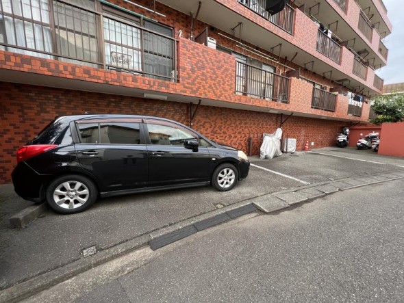 敷地内駐車場です。