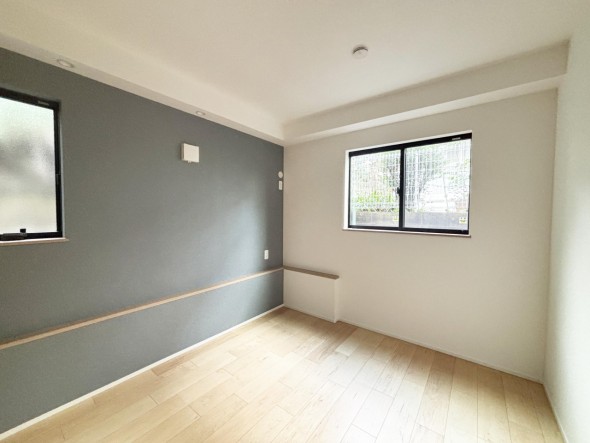 一日の疲れをいやしてくれる主寝室。時を忘れて過ごす場所として過ごせるお部屋です。