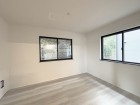 フローリングの部屋は清潔感があり、日々のお掃除も楽で助かります。