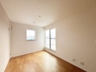 一日の疲れをいやしてくれる主寝室。時を忘れて過ごす場所として過ごせるお部屋です。