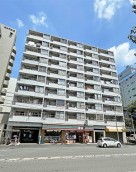 爽やかな青空の下に贅沢なほどに降り注ぐ陽光、豊かな居住性と、クオリティが見事に調和した住空間は、住まうことの喜びを感じさせてくれ
